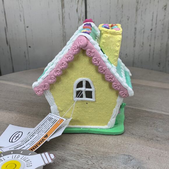Easter Gingerbread House Tabletop Claydough LED light up Pink Green Pastel 30E36 - Picture 6 of 14